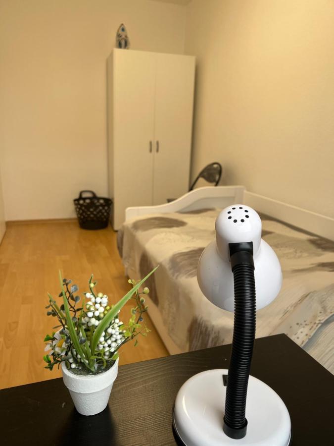 Messe Zimmer/Ferienwohnung Hannover Exteriör bild